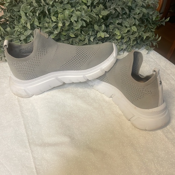 Bootie style tennis shoes - Picture 7 of 8